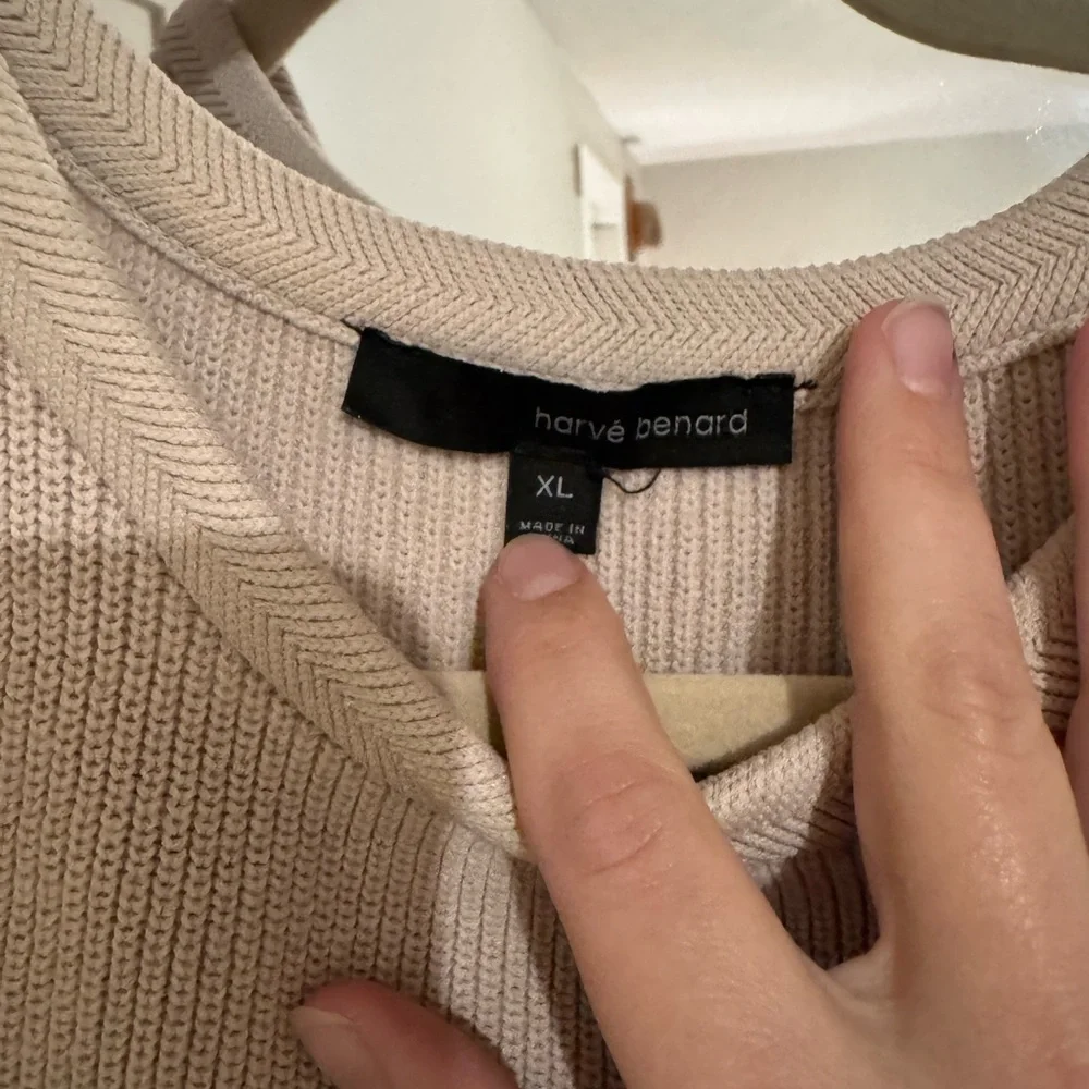 Sleeveless Ribbed Knit Top - Picture 3 of 3